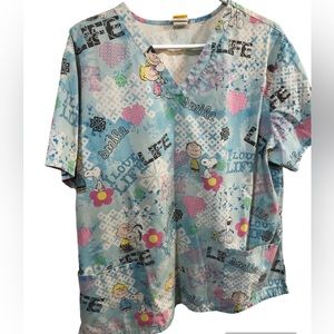 Peanuts Scrub Top  Nurses Top 2 large front pockets XL V Neck